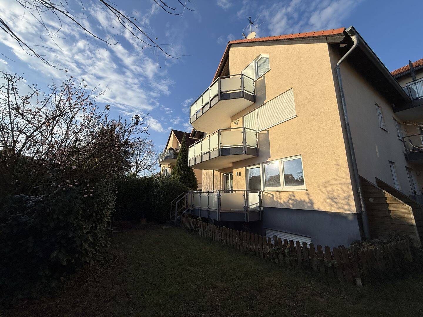 Möbel + Farbe = Einziehen, 51503 Rösrath