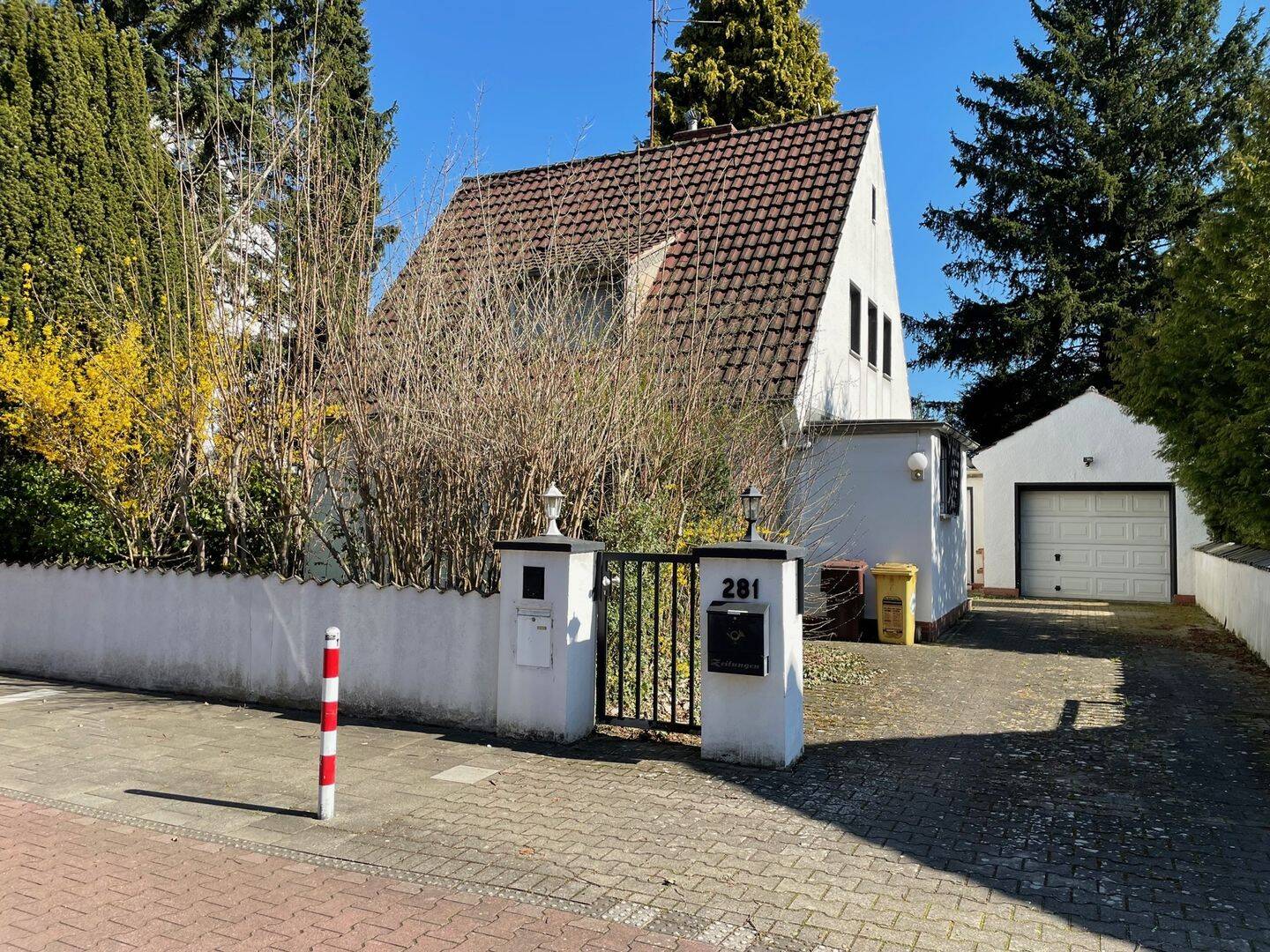 Exklusives Baugrundstück im Düsseldorfer Norden – seltene Entwicklungsgelegenheit in Kaiserswerth, 40489 Düsseldorf (Angermund Kaiserswerth Kalkum Lohausen Wittlaer)