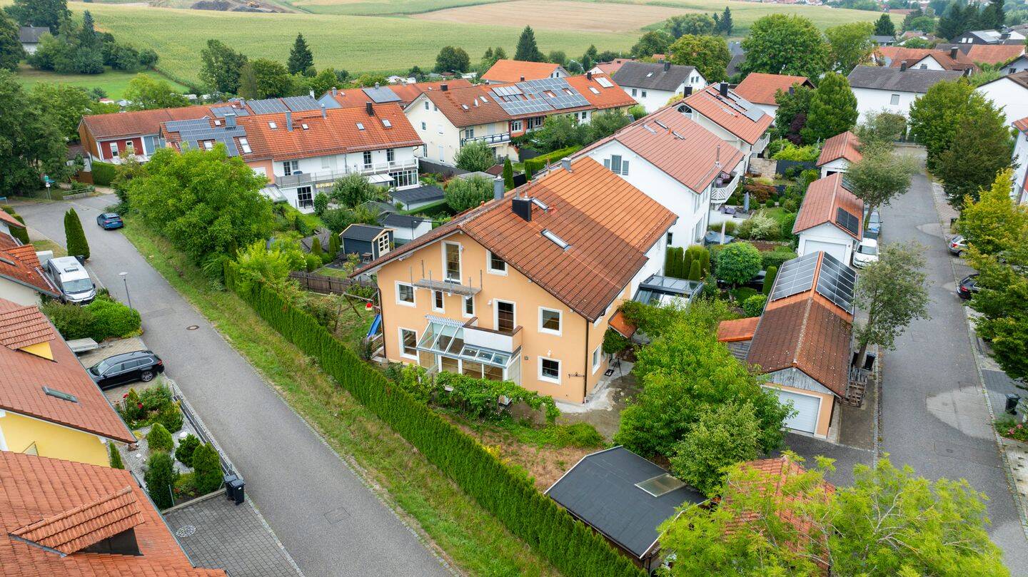 Viel Platz für Ihre Wohnideen – großzügige Doppelhaushälfte mit schönem Garten & Ausbaupotenzial, 84416 Taufkirchen (Vils)