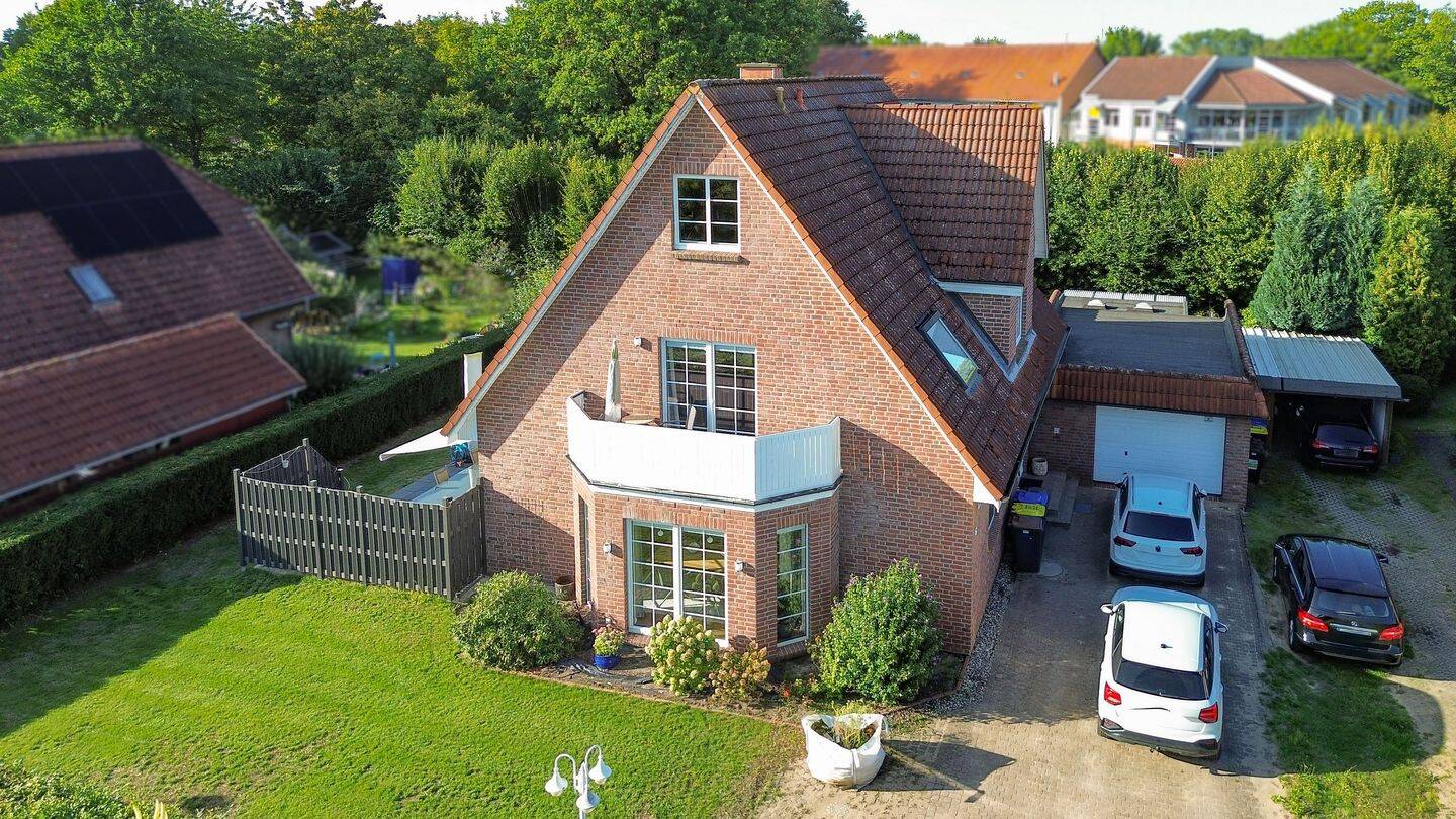 Viel Raum für Familie und Generationen: großzügiges Wohnhaus mit liebevoll angelegtem Garten, 23919 Berkenthin