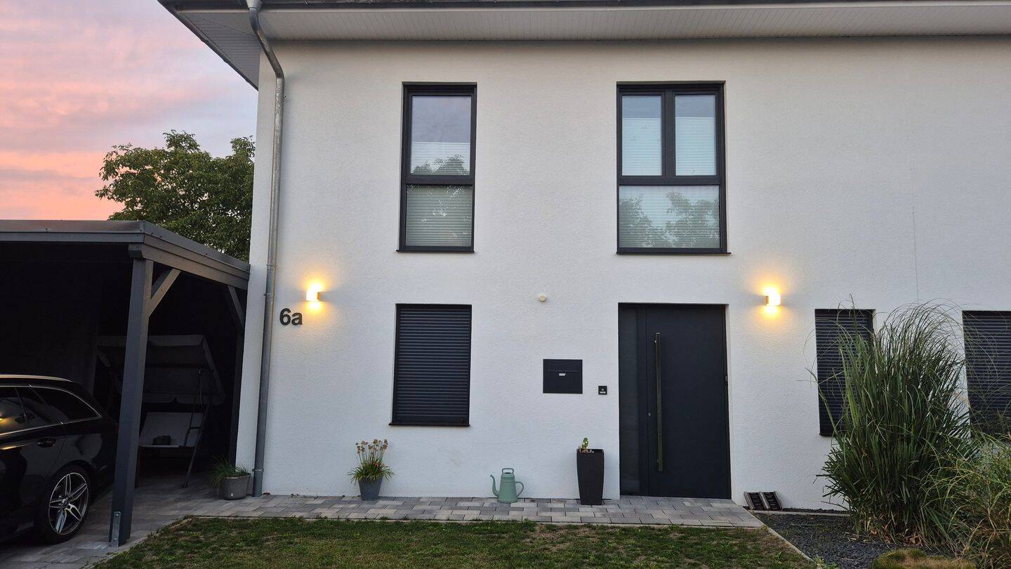 Neuwertige KfW55-DHH mit Garten und Carport, 30926 Seelze