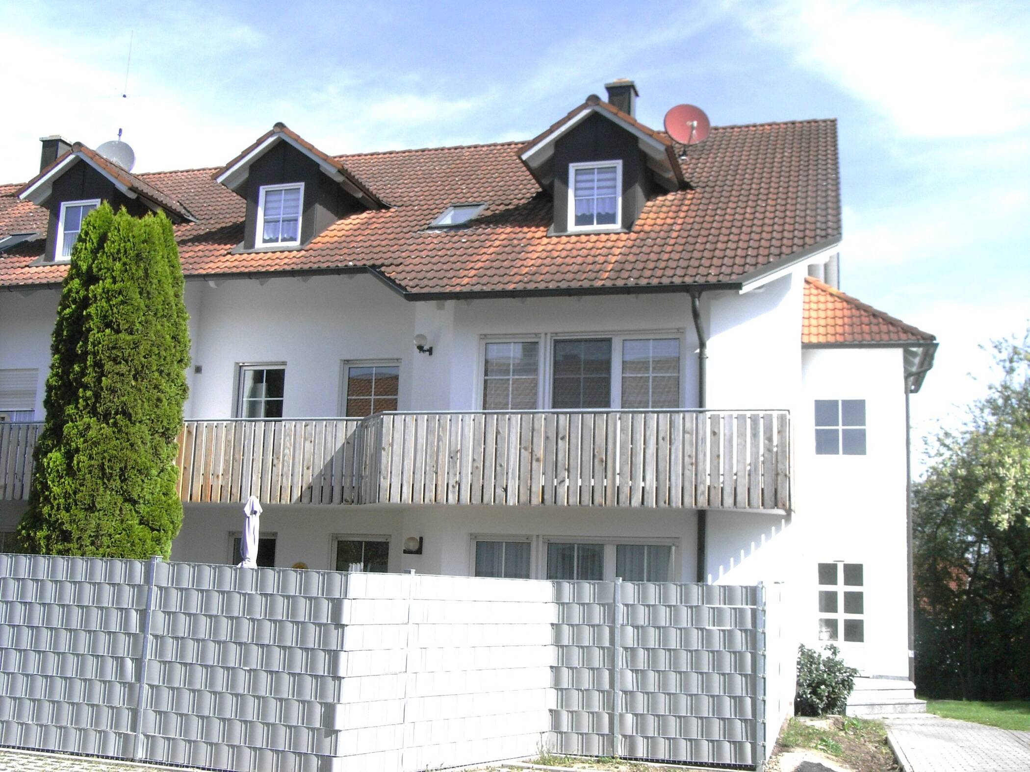 Gepflegte 3-Zimmerwohnung mit Küche u. Garage, 84174 Eching