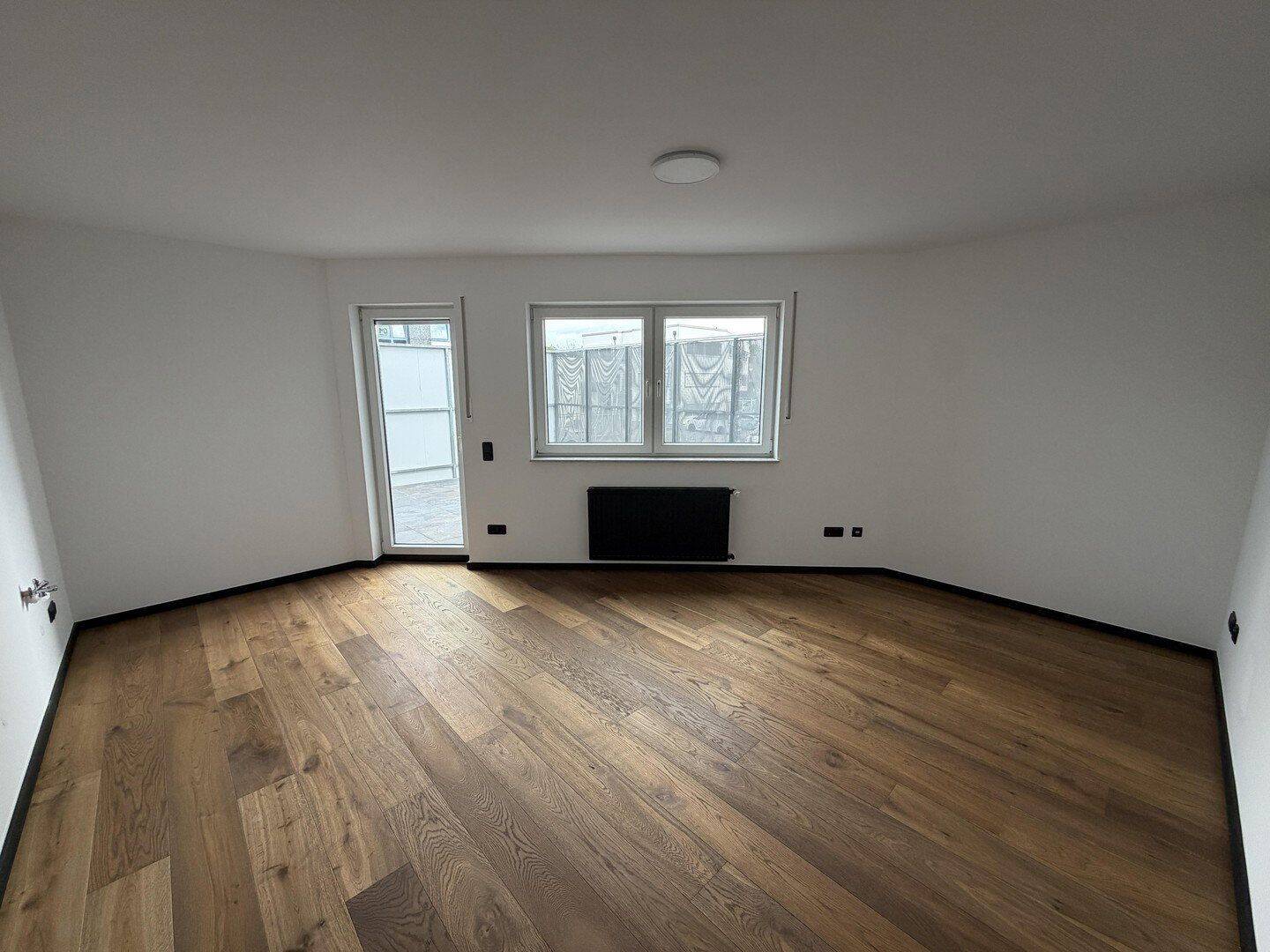 Helle Wohnung mit Balkon und Terrasse in Troisdorf, 53842 Troisdorf
