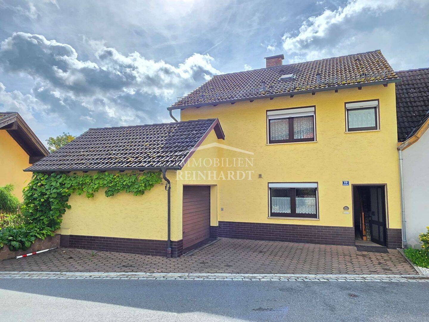 Kleines aber feines Raumwunder & Wohnjuwel zentral in Ahorn!, 96482 Ahorn