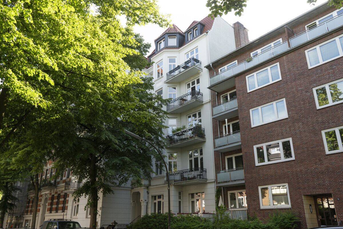 Charmante Dachgeschosswohnung in exklusiver Lage, 22085 Hamburg (Hamburg-Nord Barmbek-Süd Uhlenhorst)