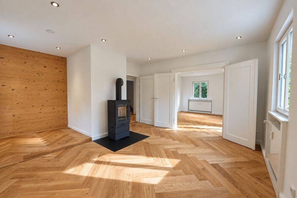 Traumwohnung am Hofgarten – Schicke 4,5-Zimmer-Wohnung mit Kamin, Balkon und Stellplatz, 96450 Coburg