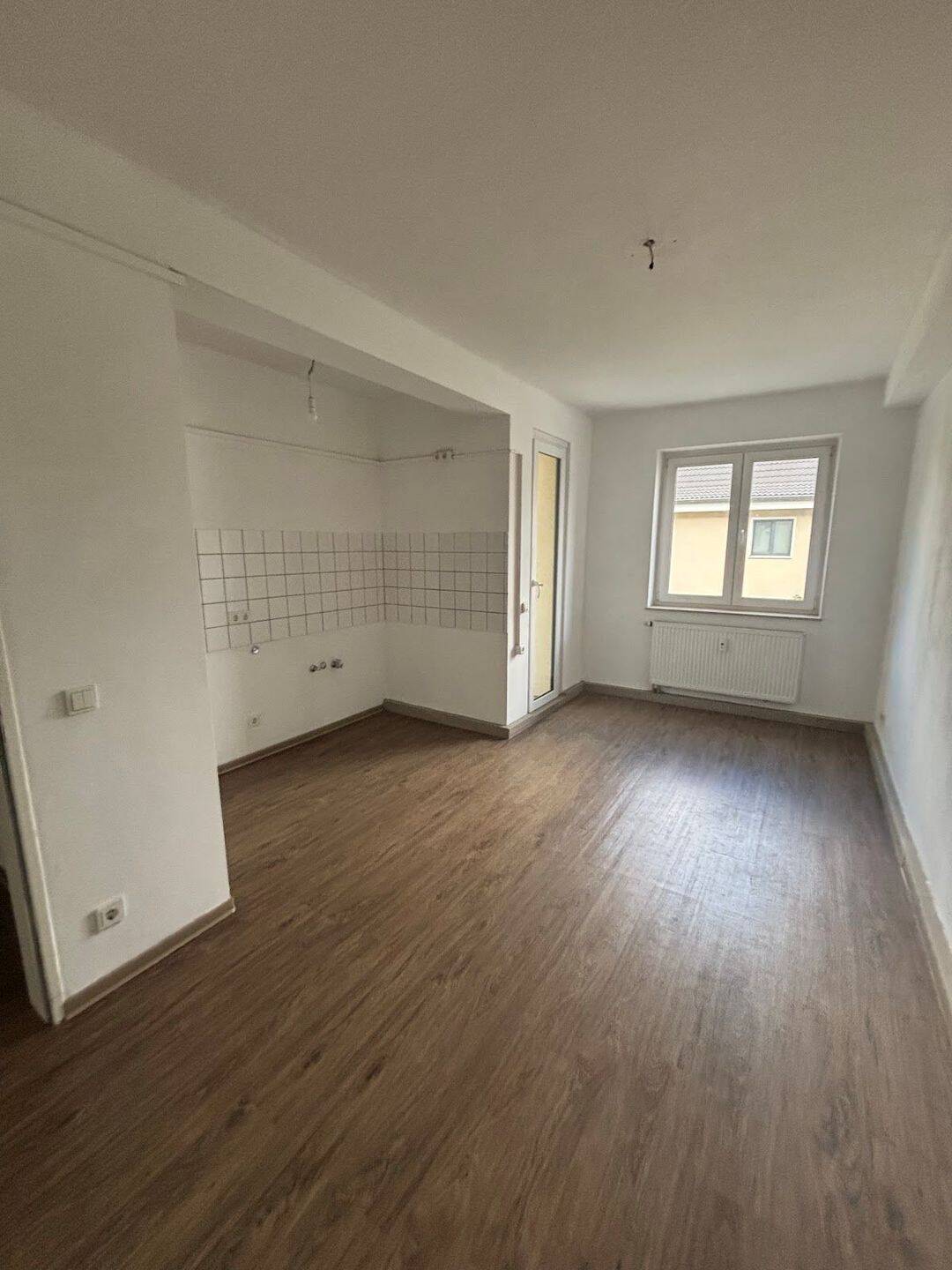 Helle 2 Zimmer Whg. mit Balkon!, 51065 Köln (Mülheim Buchforst Buchheim)