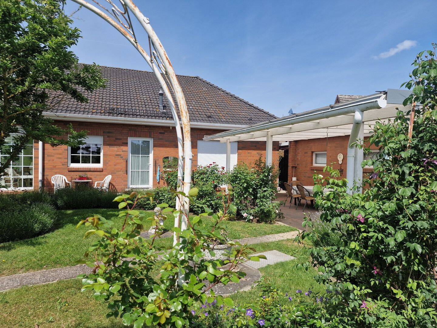 Offenes Wohnen in seiner schönsten Form – Bungalow mit Wintergarten und Wohlfühlgarten, 23968 Hohenkirchen
