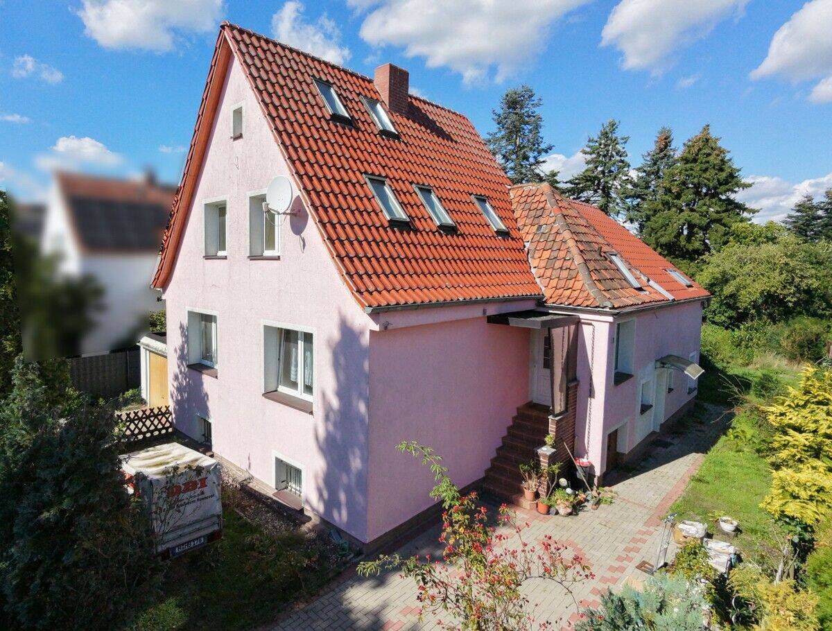 Großzügiges Grundstück mit Altbestand und vielseitigem Entwicklungspotenzial, 30179 Hannover