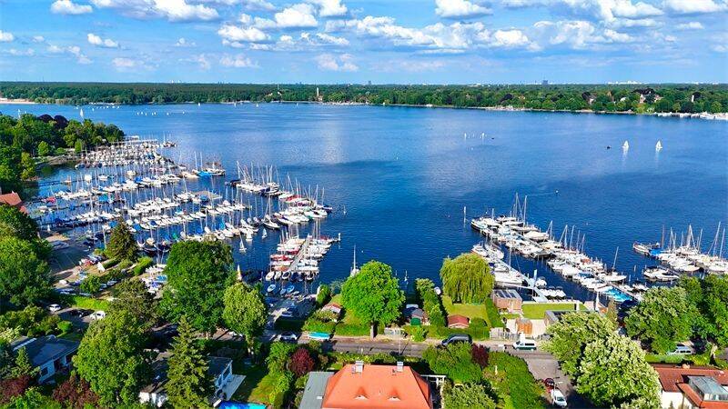 EXKLUSIVE ARCHITEKTENVILLA – mit tlw. Seeblick- nur 300 Meter zum Wasser, 14109 Berlin (Steglitz-Zehlendorf Nikolassee Wannsee)