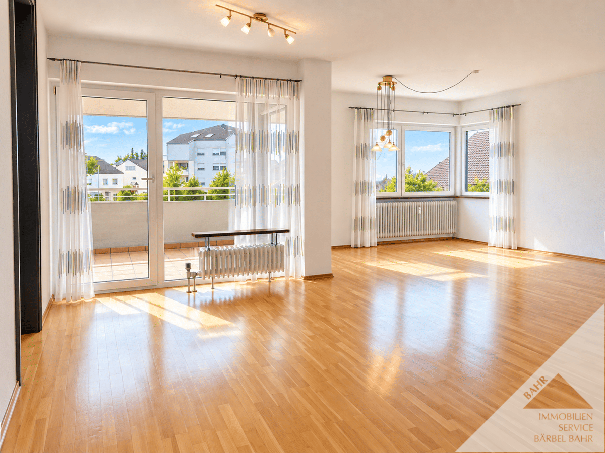 Geräumige 2,5-Zimmer-Wohnung mit großem Balkon in ruhiger Lage von Ehningen, 71139 Ehningen