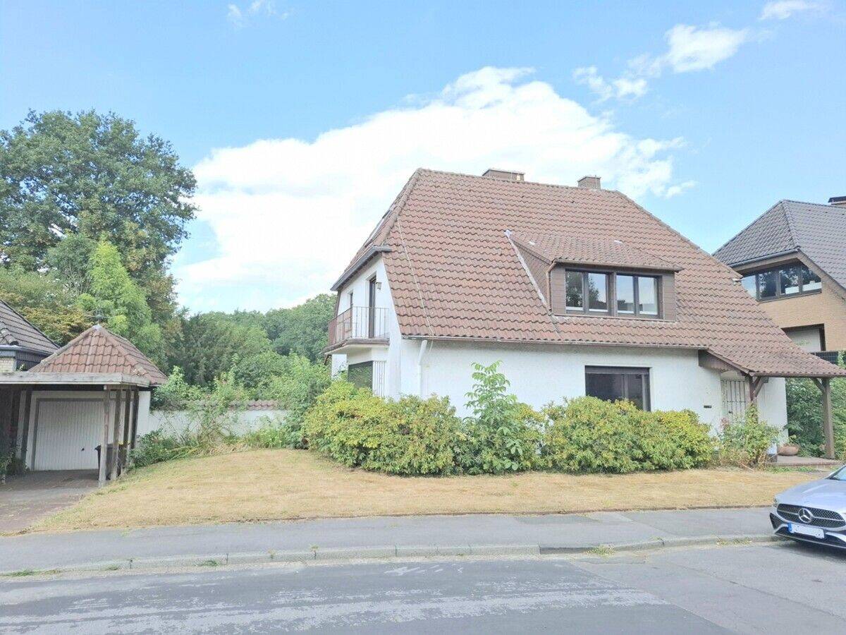 Recklinghausen-West! Großzügiges, teilsaniertes Einfamilienhaus in ruhiger Seitenstraße., 45657 Recklinghausen