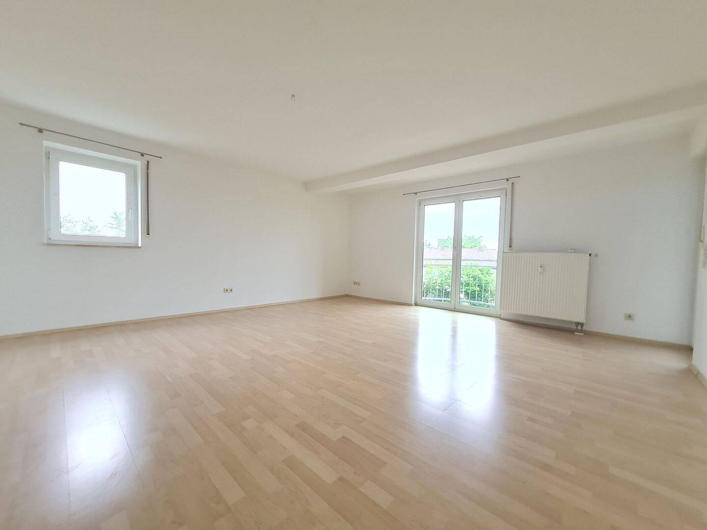 *helle 3-Zimmer-Wohnung mit Balkon*, 91550 Dinkelsbühl