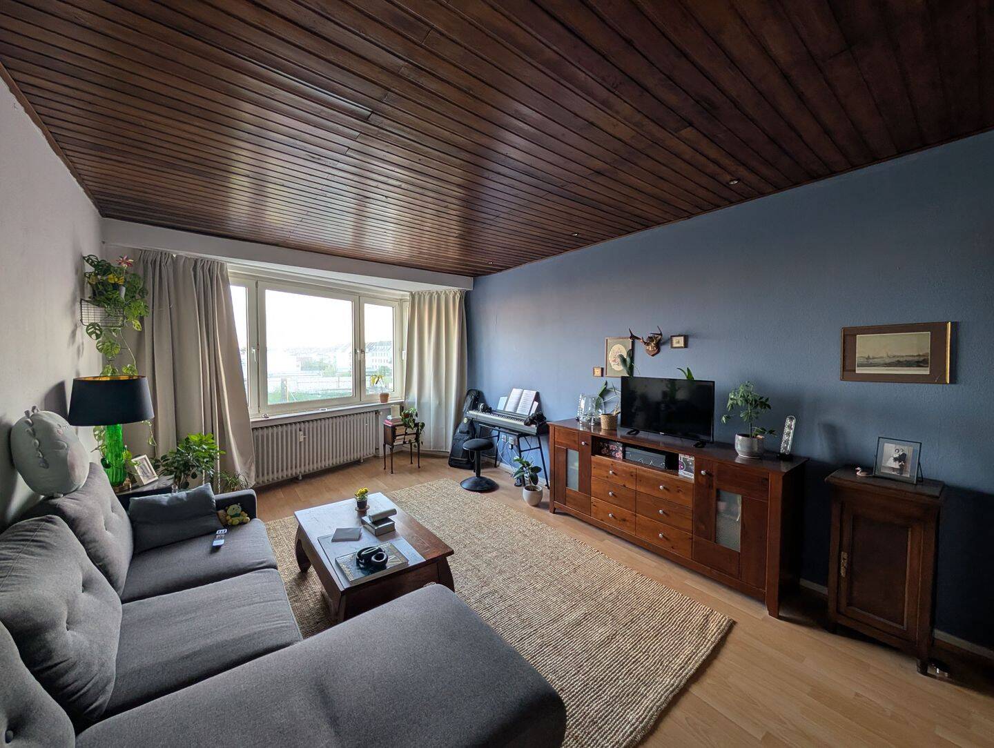 Uni-Nähe! Zentral gelegene 2 Zimmer Wohnung im 4. OG eines gepflegten MFH in Bilk!, 40225 Düsseldorf (Bilk Flehe Oberbilk Wersten)