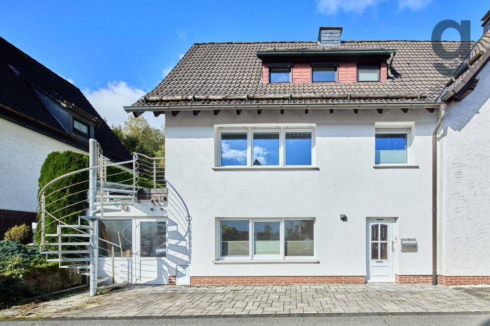Stilvoll modernisiert und herrlich grün gelegen, 57439 Attendorn