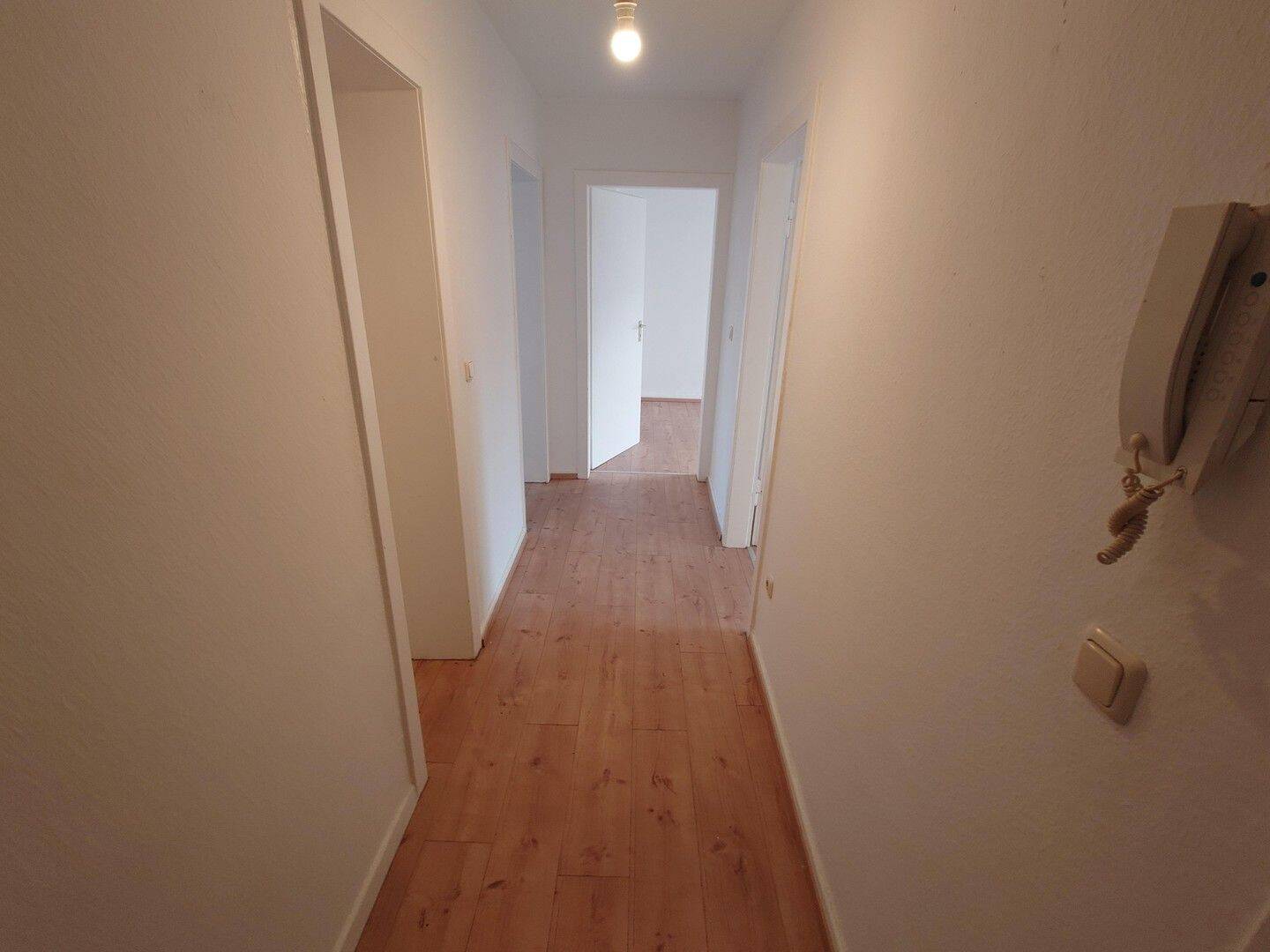 Mitten drin: Schöne Zwei Zimmer Wohnung in Ruhige Strasse, 45127 Essen