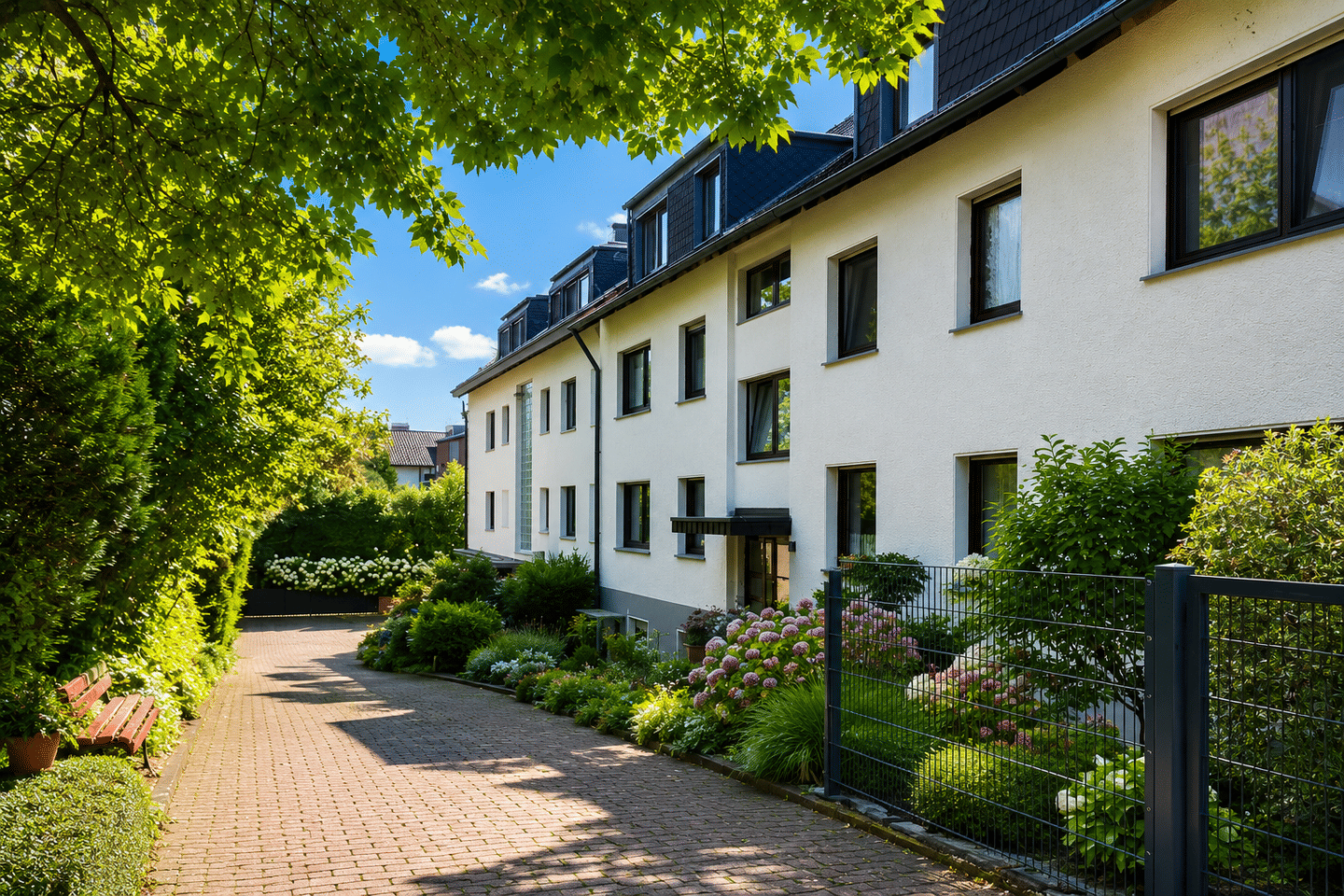 Stilvolle Eigentumswohnung mit Loggia, Gartenzugang und Blick zur Burg Blankenstein – fußläufig zum Kemnader See, 44797 Bochum (Linden Stiepel Weitmar Wiemelhausen)