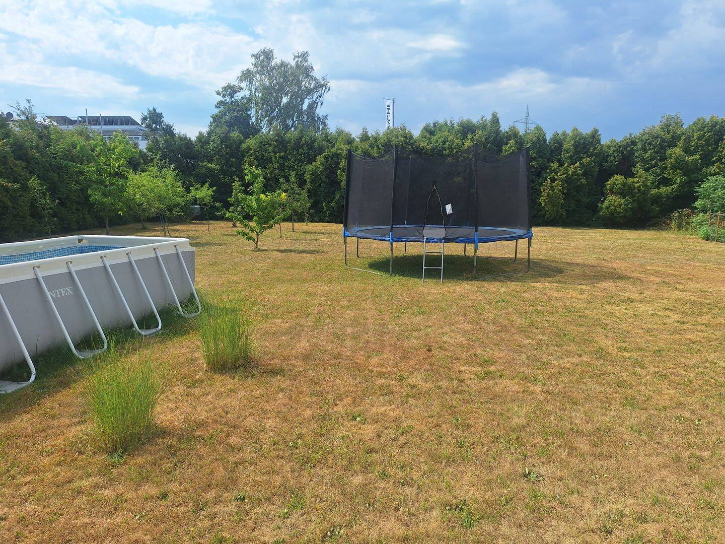 Zentral gelegene Unternehmervilla mit großem Garten, 86356 Neusäß