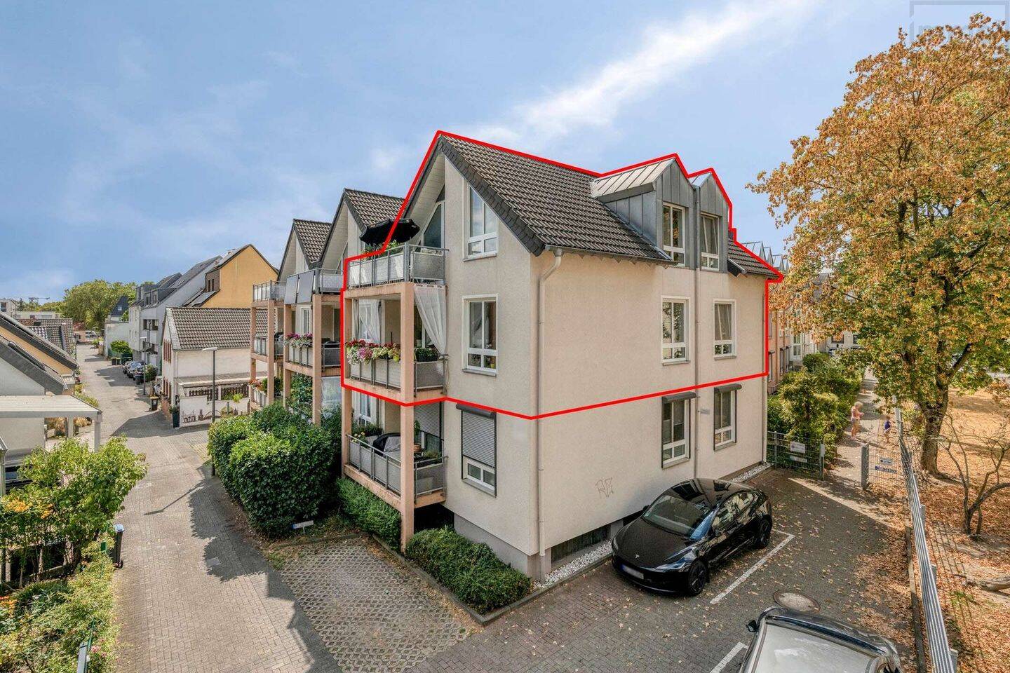 Wohnen auf zwei Ebenen – 117 m² Maisonette mit 2 Balkonen, nur 50 m vom Rhein entfernt, 50735 Köln (Nippes Niehl Riehl Weidenpesch)