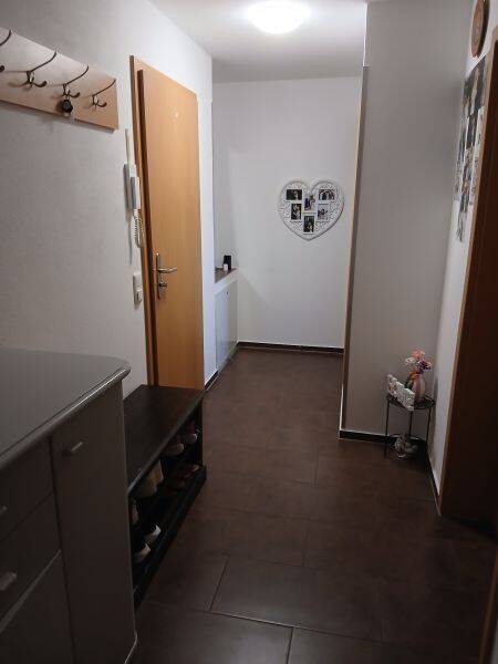 Freundliche 2-Zimmer Wohnung mit Einbauküche in Bruckmühl, 83052 Bruckmühl