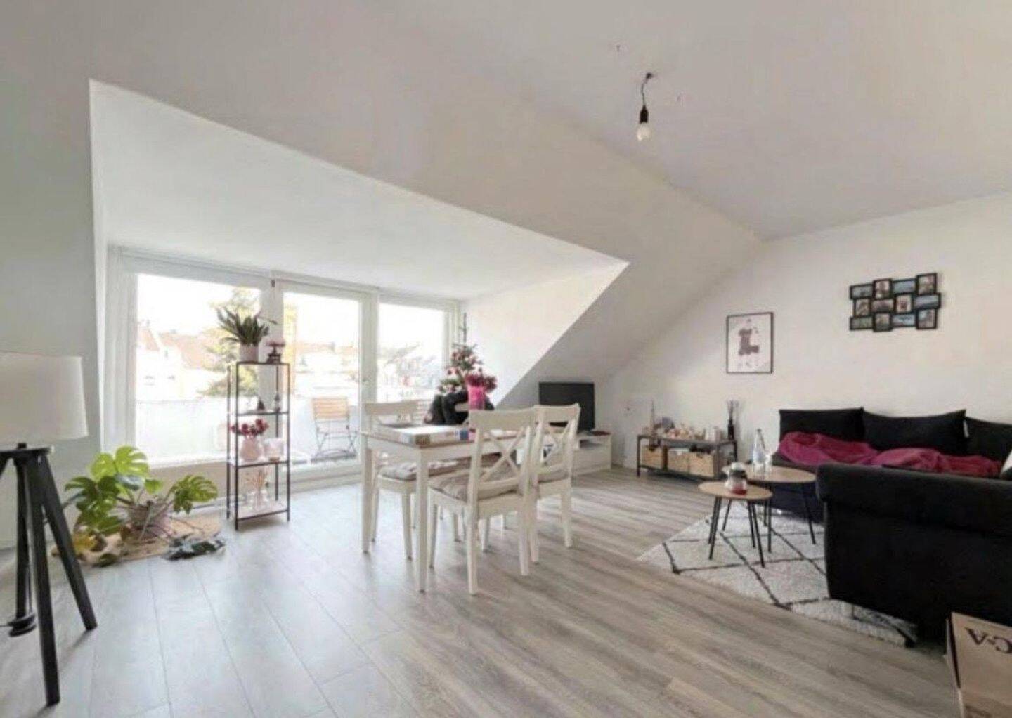 Helle Zweizimmerwohnung mit Balkon in Ddorf Büdingenstr., 40625 Düsseldorf (Gerresheim Ludenberg)