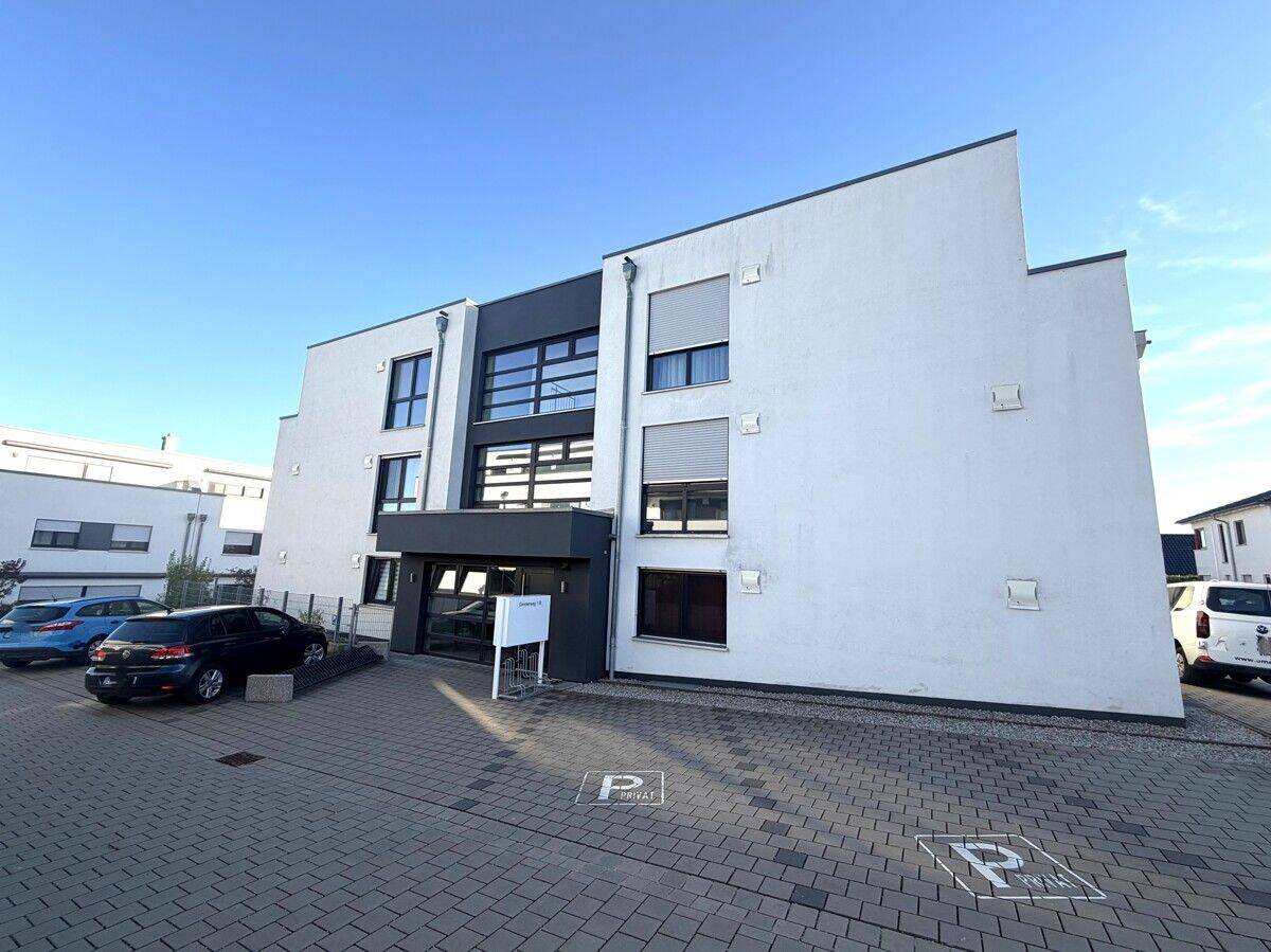 Modern, stilvoll, einladend – Zweizimmerwohnung mit Terrasse, 91341 Röttenbach