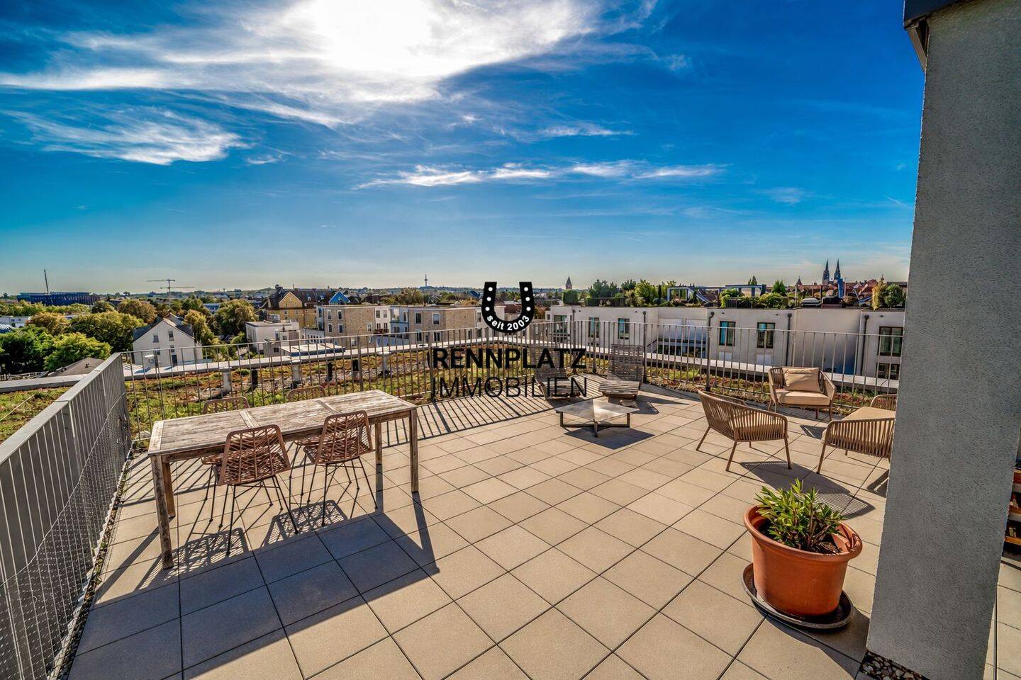 Exklusives Penthouse mit 108 m² Dachterrasse im Marina Quartier. Kurzfristig frei., 93055 Regensburg (Brandlberg-Keilberg Burgweinting-Harting Innenstadt Ostenviertel Schwabelweis)