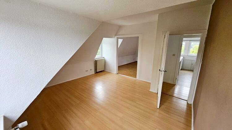immo-schramm.de: Gepflegte 2-3-Zimmer-DG-Wohnung für 1-2 Personen, 27711 Osterholz-Scharmbeck