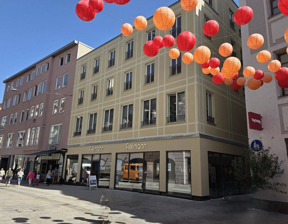 Neubau-Erstbezug direkt am Stadtmarkt: Helle 2-Zimmer-Wohnung mit Einbauküche, 86150 Augsburg (Innenstadt)
