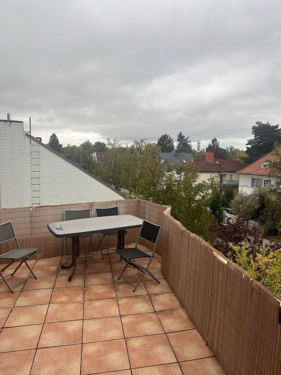 Sehr schöne DG Studio Wohnung, 14165 Berlin (Steglitz-Zehlendorf Zehlendorf)