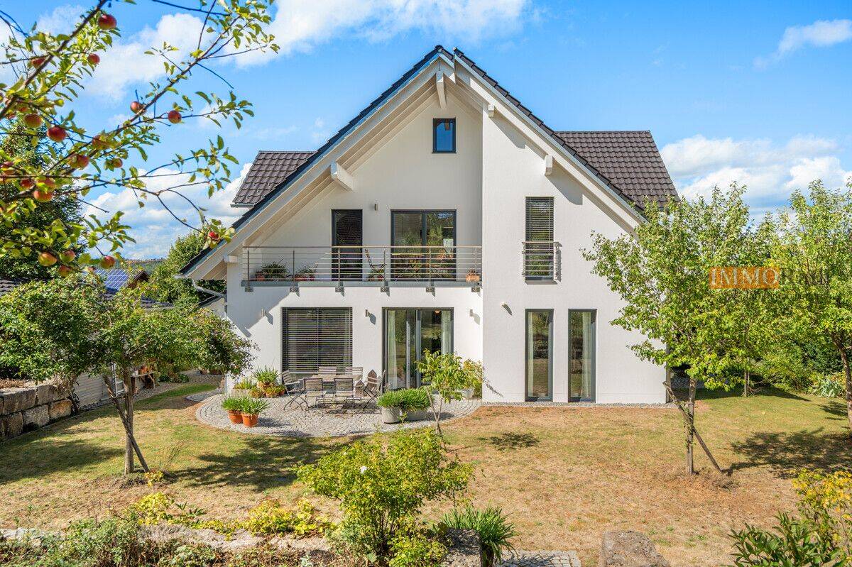 IMMORath.de – Architektenhaus mit angelegtem Garten und großzügigem Grundstück, 79843 Löffingen