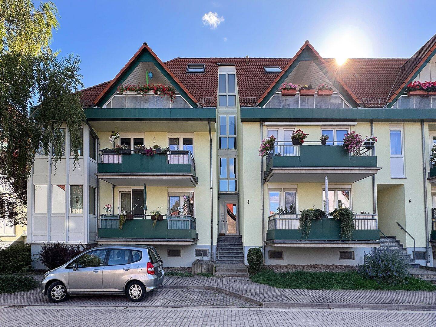 Jetzt bezugsfrei: Helle 2-Zimmer-Wohnung mit Balkon und Stellplatz in Zooparknähe, 99087 Erfurt (Hohenwinden Roter Berg)