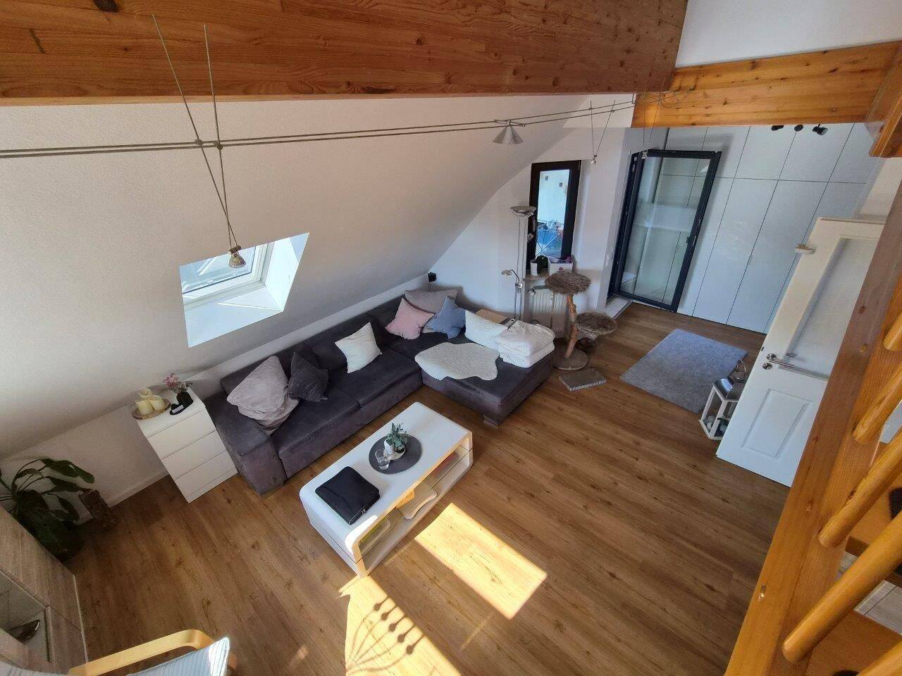 Modernisierte Dachmaisonette in kleiner Wohnanlage mit Loggia, 86316 Friedberg