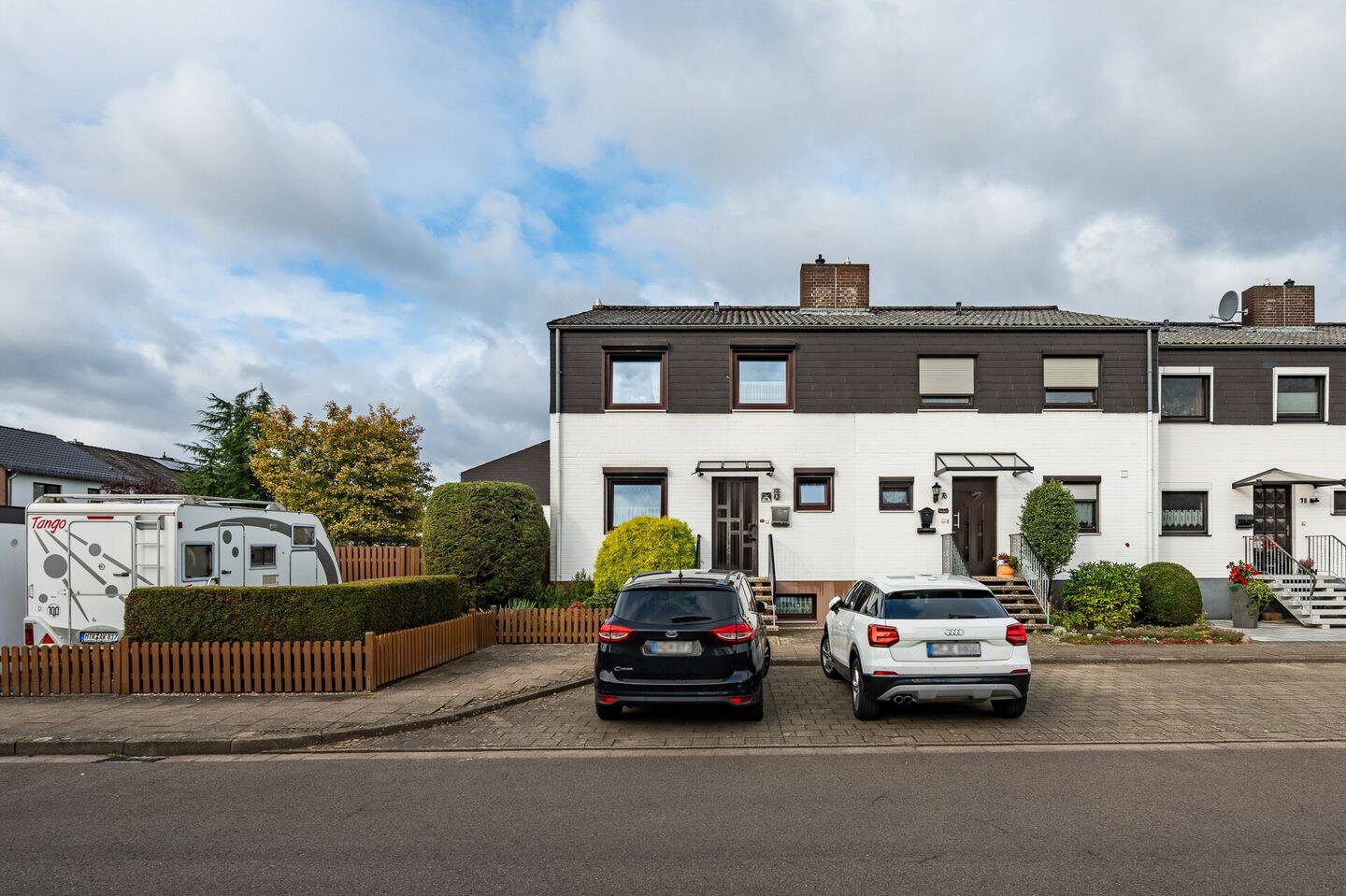 Gemütliches Reihenendhaus mit Kamin, Vollkeller und Garage, 31535 Neustadt am Rübenberge