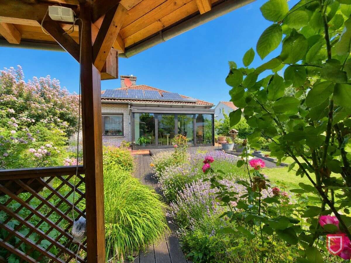 Gepflegter (barrierefreier) Bungalow mit großzügigem Platzangebot und Gartenidylle, 34246 Vellmar (Hof Mondschirm)
