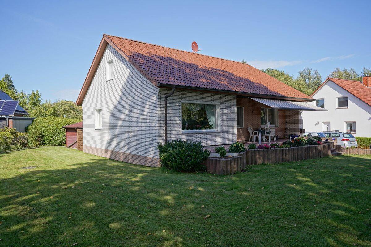 Volksbank Immobilien: Solides Einfamilienhaus mit großem Grundstück in Hymendorf!, 27607 Geestland