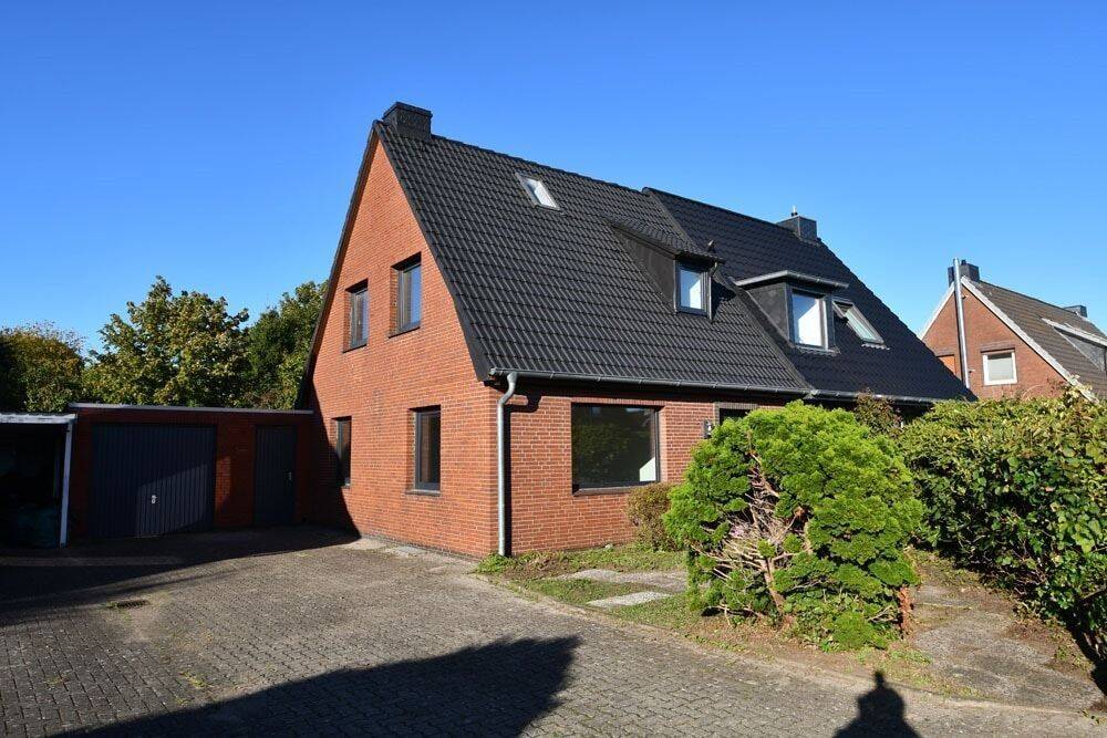 Sanierte Doppelhaushälfte mit Garten, 24536 Neumünster (Brachenfeld Einfeld Tungendorf)