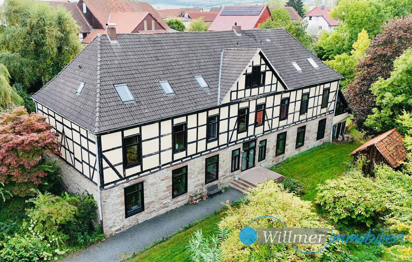 Historischer Charme trifft modernen Wohnkomfort – Exklusive Altbauwohnung mit separatem Atelier in Hevensen, 37181 Hardegsen