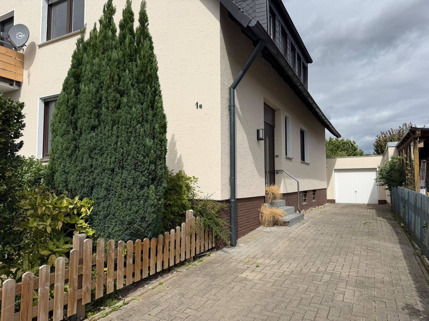 Erstbezug nach Sanierung! Schicke 3 Zimmer Wohnung mit Balkon in Rhynern, 59069 Hamm