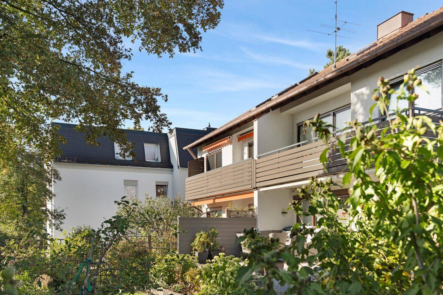 99 m² Maisonette mit zwei Wohnebenen und Einzelgarage, 82194 Gröbenzell
