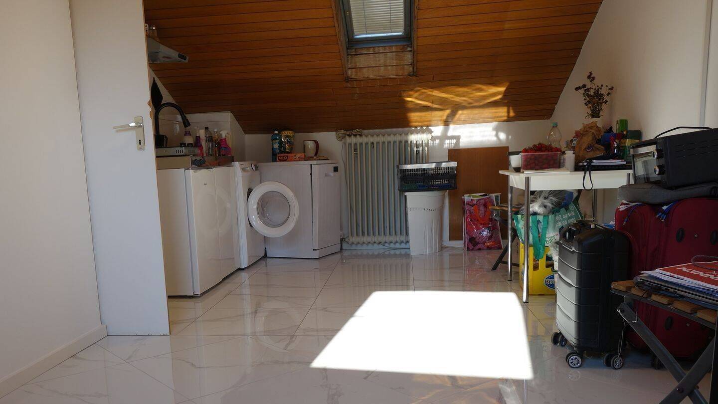 3 Zi. Penthaus Wohnung, 1+2 OG, Balkon, EFH – nur 4 Parteien, Bad m Wanne,kl. Single-Kitchenette, Super + ruhige Lage,, 81477 München (Thalk. Obersendl.-Forsten-Fürstenr.-Solln)