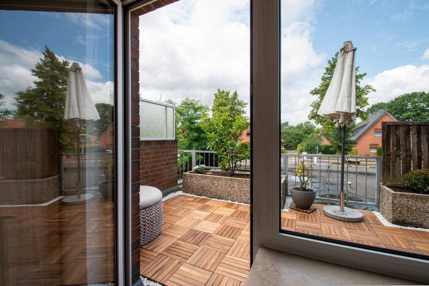 zentral in Adendorf, renoviert, 2-Zimmer-Wohnung mit Dachterrasse, 21365 Adendorf