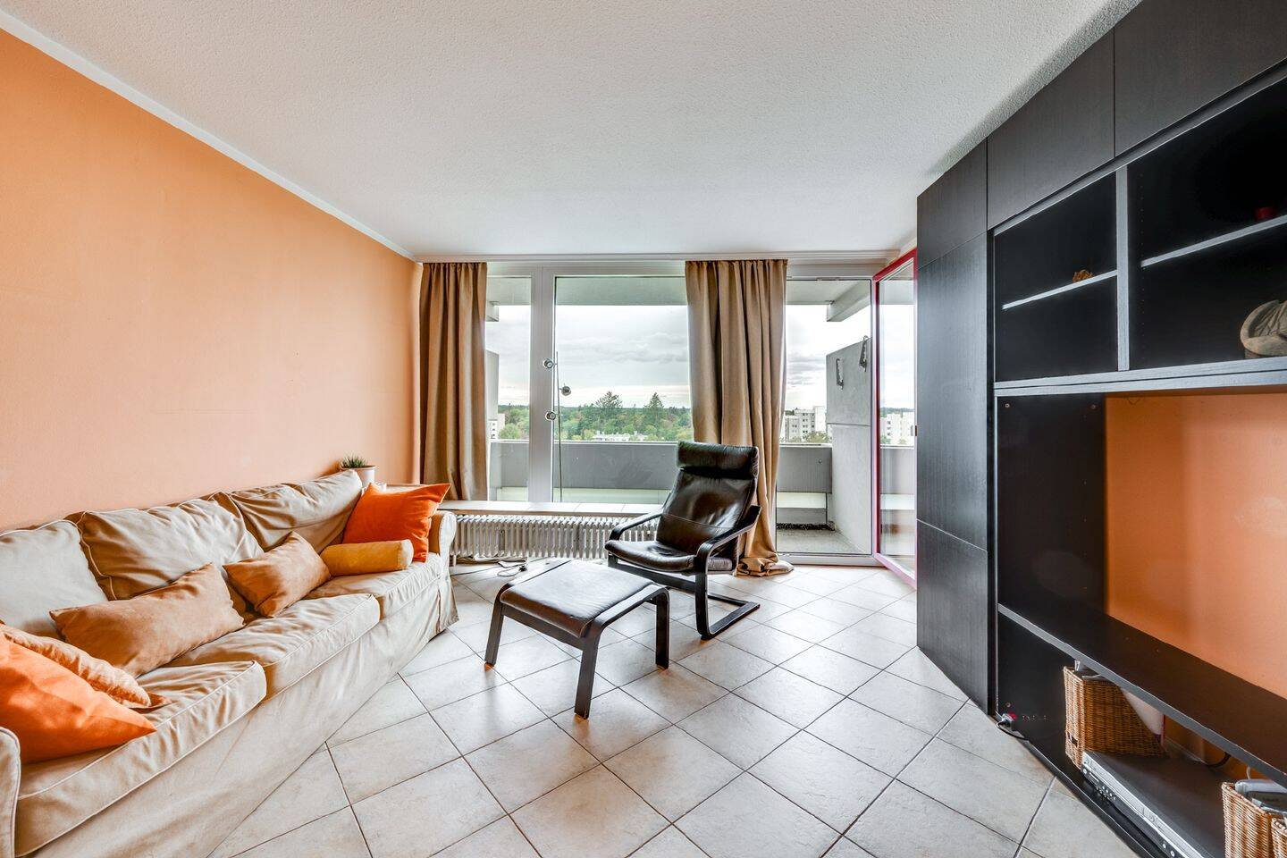 AIGNER – Über den Dächern von Taufkirchen! Helle 2 Zimmerwohnung mit West-Balkonen, 82024 Taufkirchen