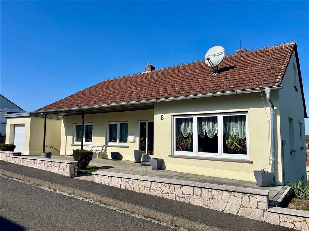 Eigennutzer aufgepasst, freier Blick auf Rentweinsdorf – EFH mit Potential für eure Familie, 96184 Rentweinsdorf