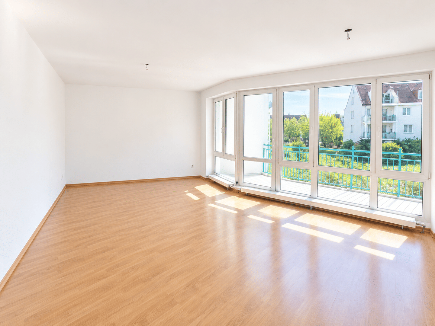 Erstbezug nach Sanierung: Helle 114 m² Wohnung in ruhiger Wohnanlage, 93055 Regensburg (Brandlberg-Keilberg Burgweinting-Harting Innenstadt Ostenviertel Schwabelweis)