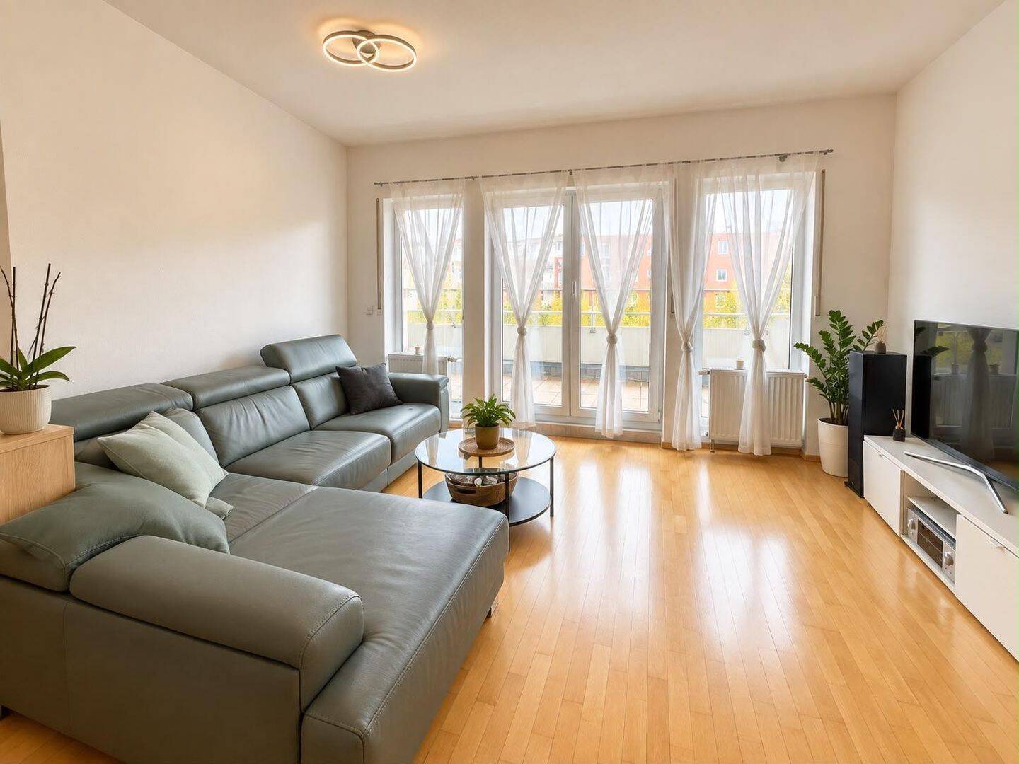 Hermann Immobilien: Modernes Apartment, großzügig geschnitten, in ruhiger Lage!, 60435 Frankfurt am Main