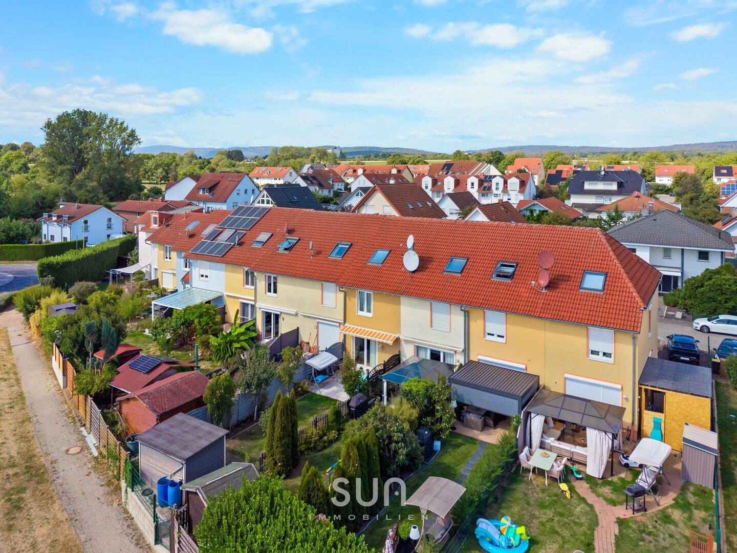 ZUHAUSE MIT GARTEN & NATUR VOR DER TÜR – Reihenmittelhaus am Feldrand in Rodheim, 61191 Rosbach v.d. Höhe