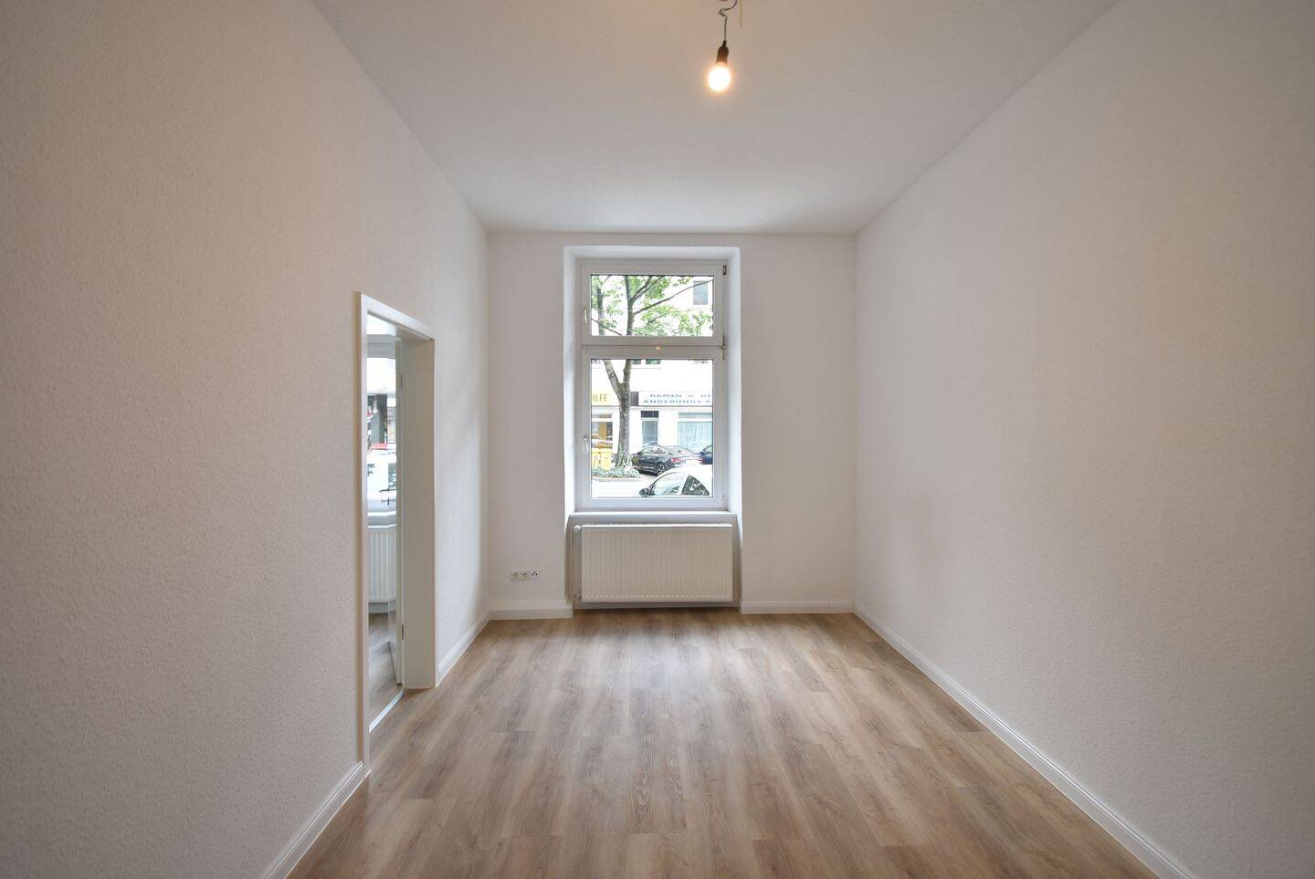 Mit Terrasse! Renovierte 3-Zimmer-Altbau-Whg im EG zu vermieten, 40215 Düsseldorf (Friedrichstadt)