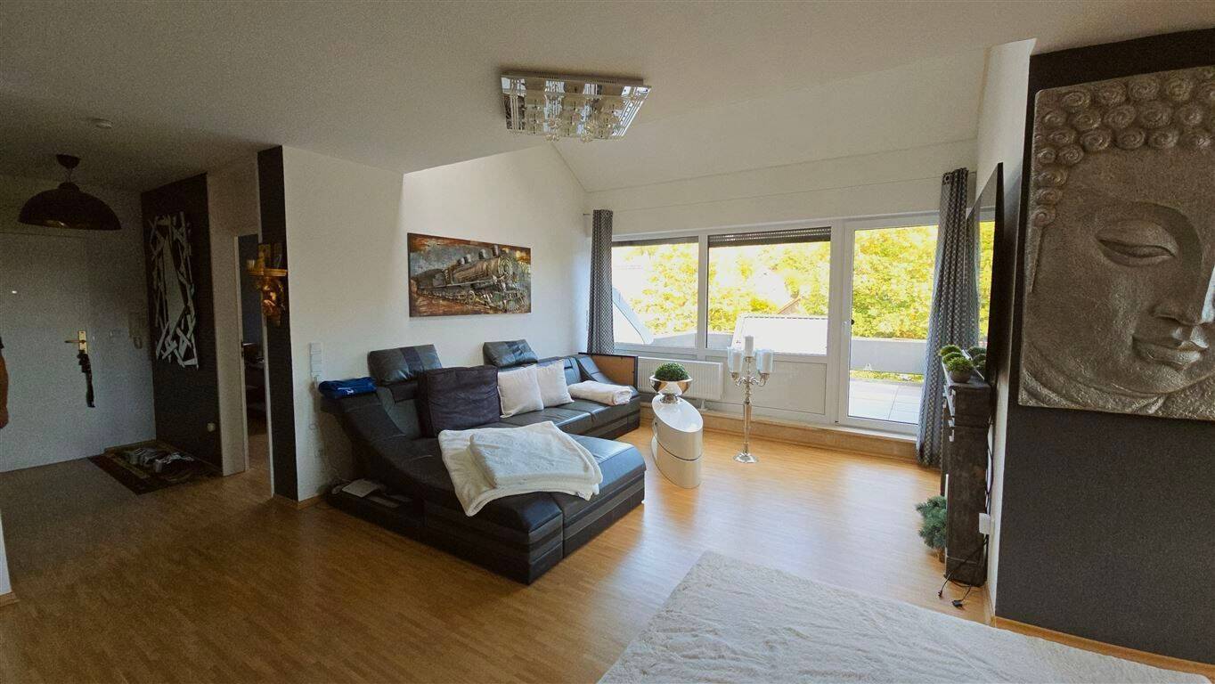 Großzügige Maisonette Wohnung mit Galerie, Dachterrasse und Garage in Dittelbrunn, 97456 Dittelbrunn