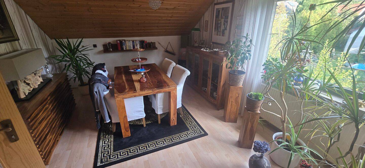 Traumhafte Dachgeschosswohnung voll möbliert, 72770 Reutlingen